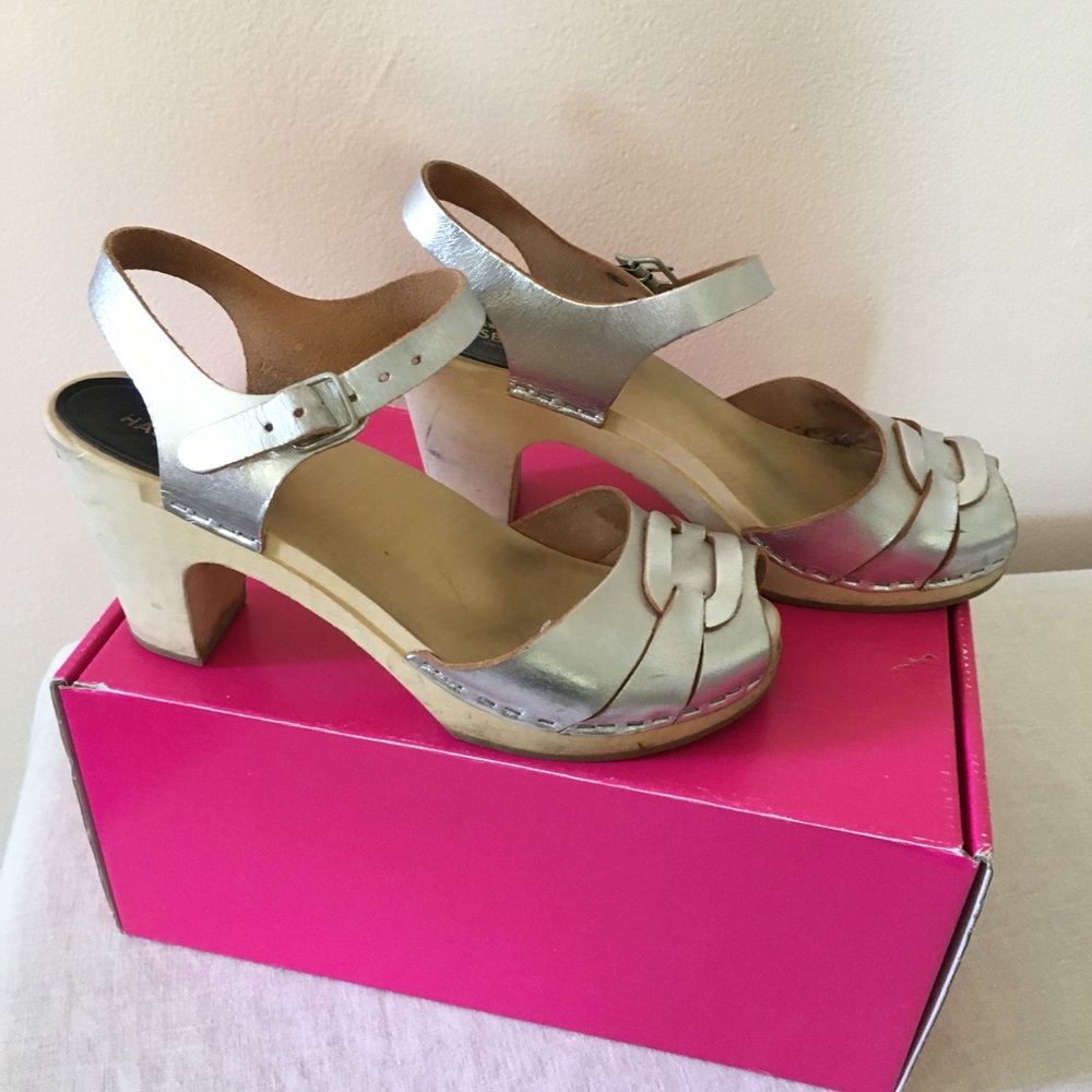 Silver Clog Sandals 👡